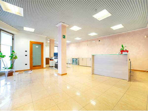 Spazioso ufficio in centro con comodo parcheggio