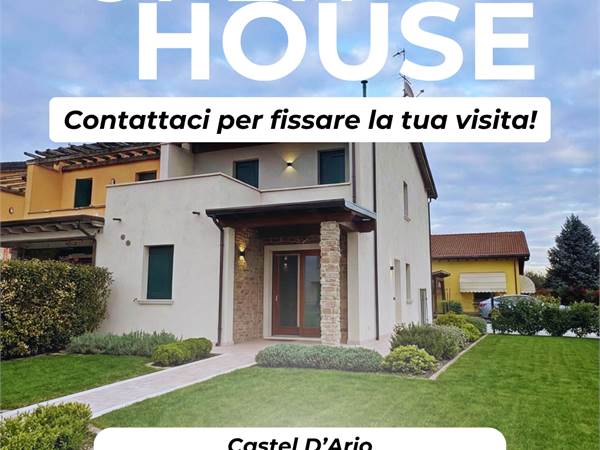 Elegante villetta bifamiliare con giardino privato