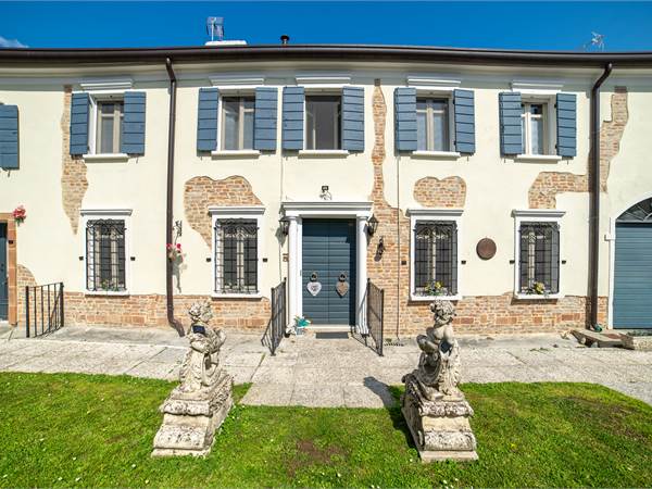 Casa di charme con piscina e 2 unità indipendenti