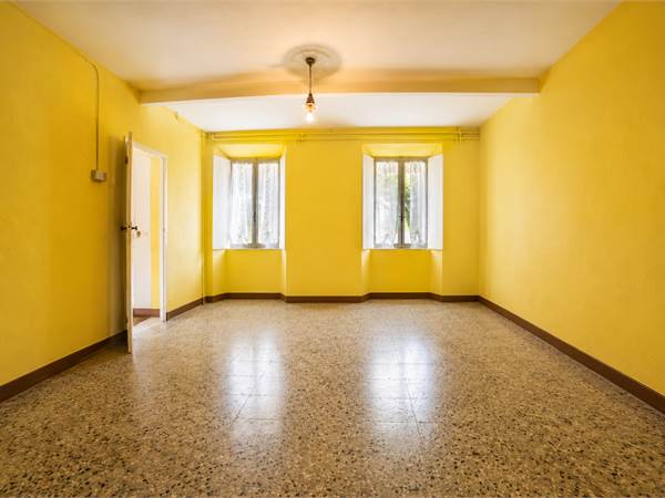 Bilocale con accesso indipendente e cortiletto privato