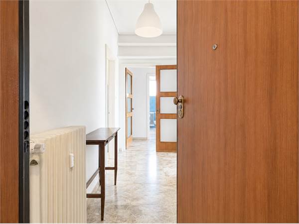 Bilocale arredato 6° ed ultimo piano con due balconi